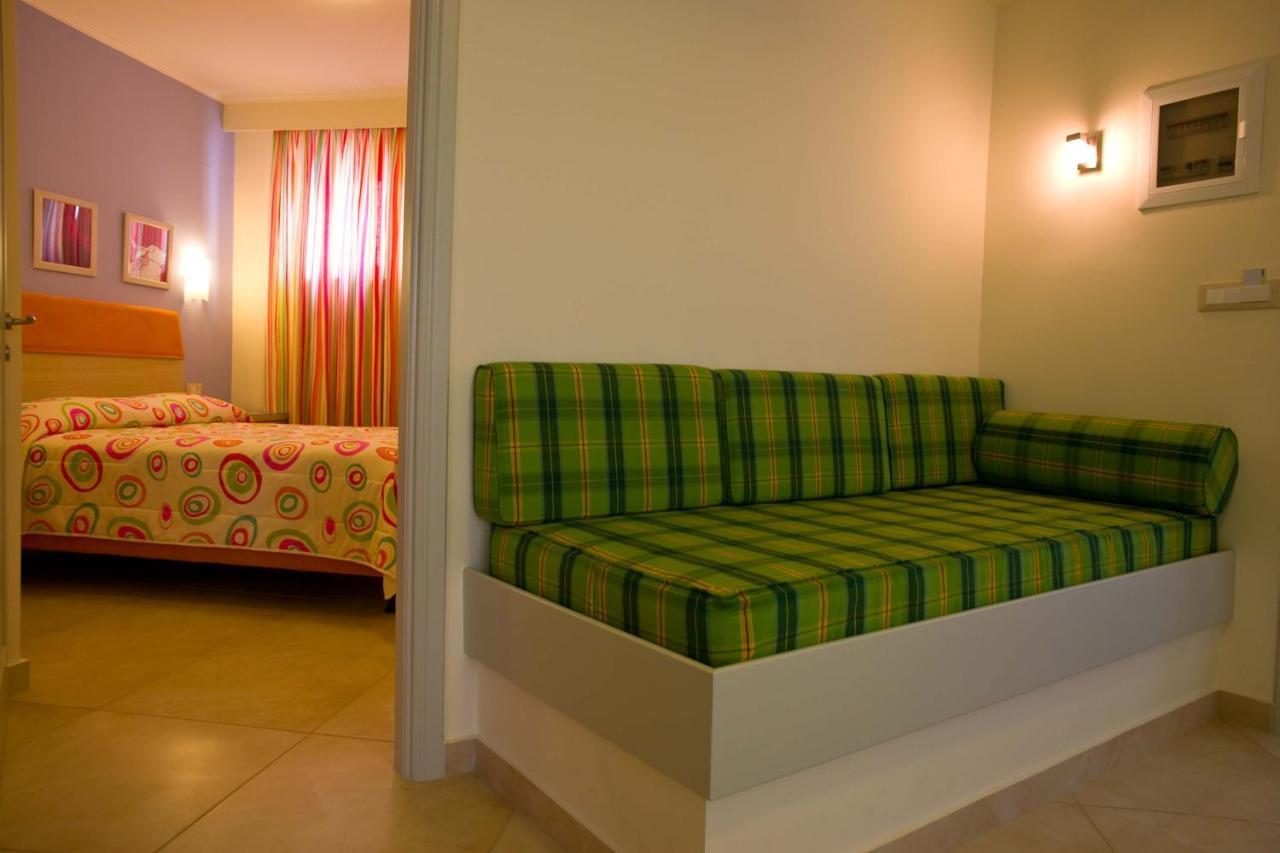 Amaryllis Hotel Apartments Tolo Exterior photo