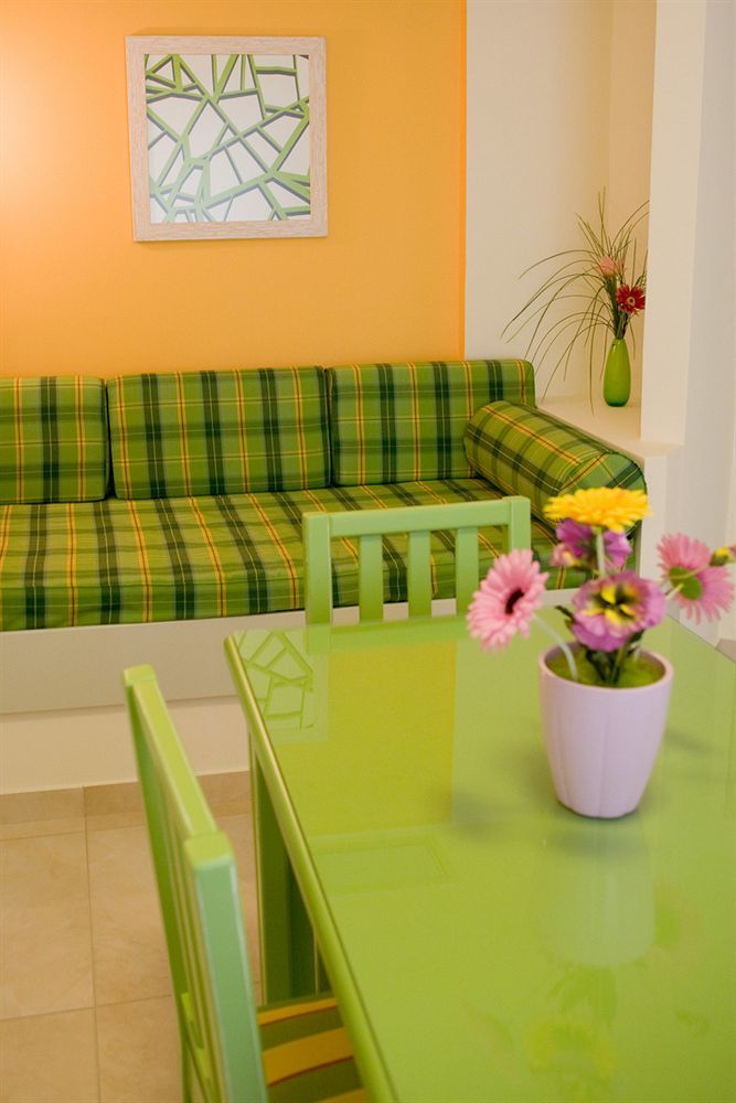 Amaryllis Hotel Apartments Tolo Exterior photo